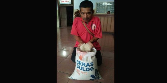 Dapat beras rastra tak layak konsumsi, warga Mojokerto ngadu ke DPRD