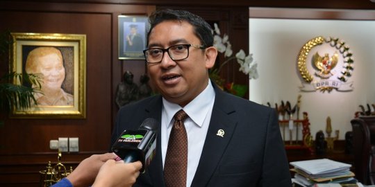 Paripurna, Fadli Zon bacakan surat usulan hak angket KPK