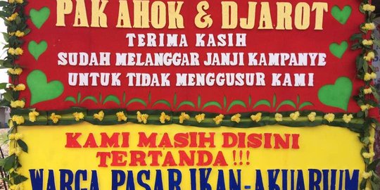 Warga korban penggusuran Pasar Ikan kirimi Ahok karangan bunga