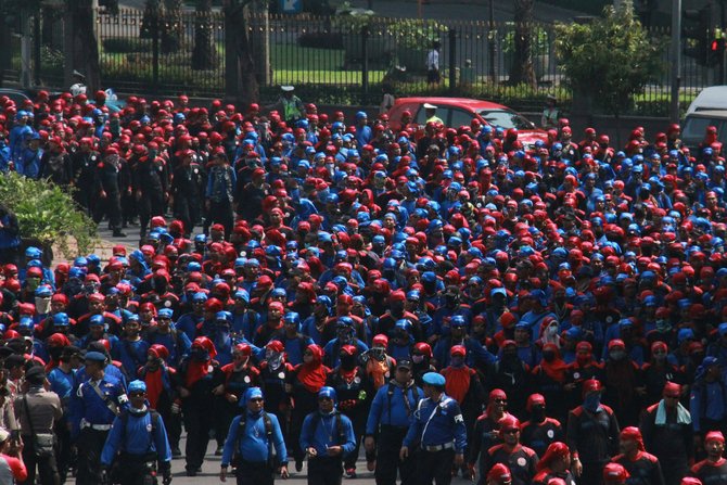 demo buruh di istana