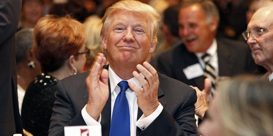 Peringati 100 hari menjabat, Trump ogah hadiri jamuan dengan media