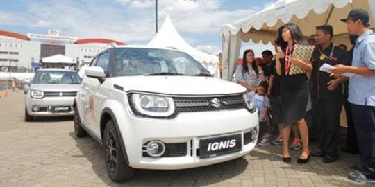 Test drive Suzuki IGNIS membludak di IIMS 2017