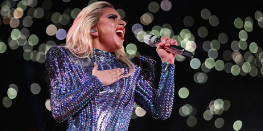 Video-Lyric \'The Cure\' Lady Gaga tuai reaksi besar dari fans