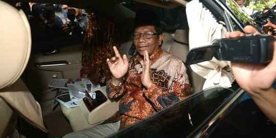 Contoh kasus Rini Soemarno, Mahfud MD bilang angket KPK buang waktu