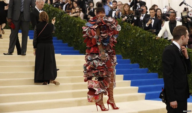rihanna di met gala 2017