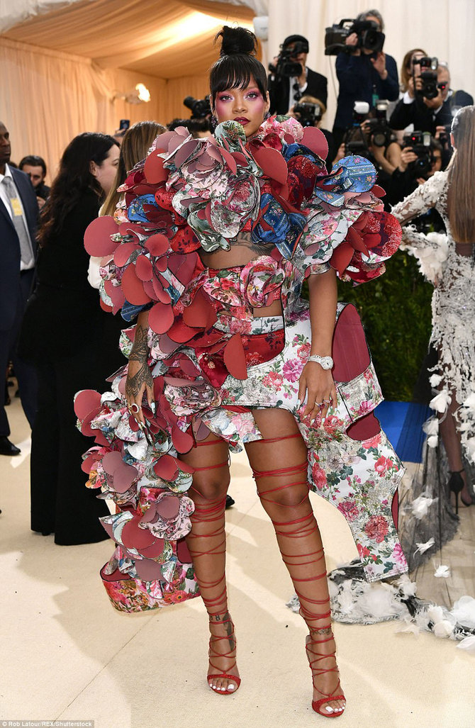 rihanna di met gala 2017