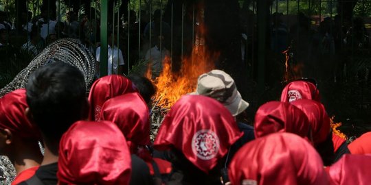 Lulung soal buruh bakar bunga Ahok: Itu spontan, bukan isu pilkada