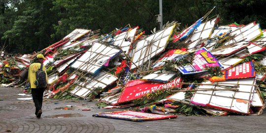 Banyak karangan bunga hilang dicuri, anak buah Ahok lapor polisi
