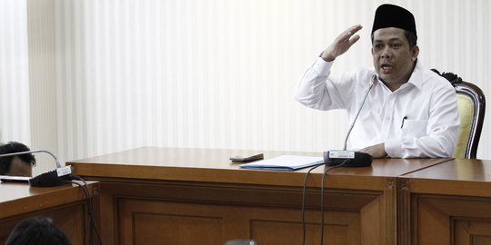 Pimpinan DPR: Memang palunya Fahri Hamzah harus saya rebut?
