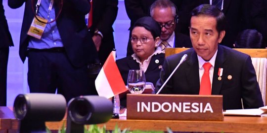 Jokowi klaim di eranya kapal raksasa mulai merapat ke Tanjung Priok