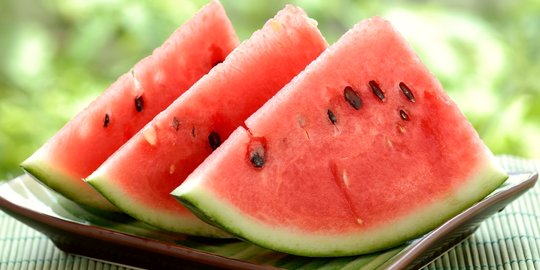 8 Hal yang dialami tubuh saat minum air rebusan biji semangka