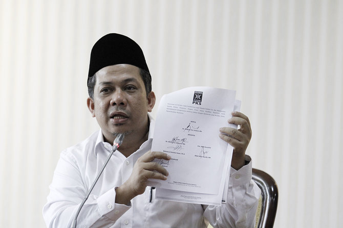 fahri hamzah dipecat pks