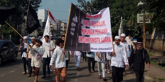 Aksi 505 GNPF MUI, massa longmarch dari Markas FPI ke Istiqlal