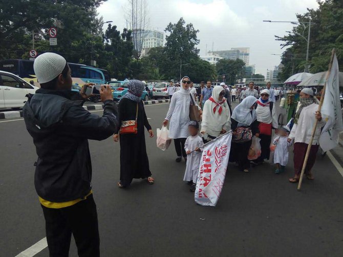 balita ikut aksi 5 mei