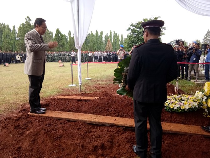 upacara pemakaman mantan kapolri jenderal purn widodo budidarmo