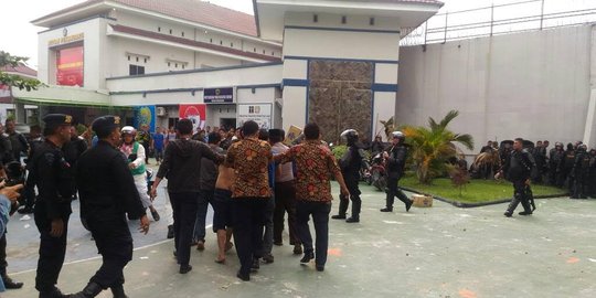 Menkum HAM Yasonna negosiasi dengan napi Rutan Sialang Bungkuk