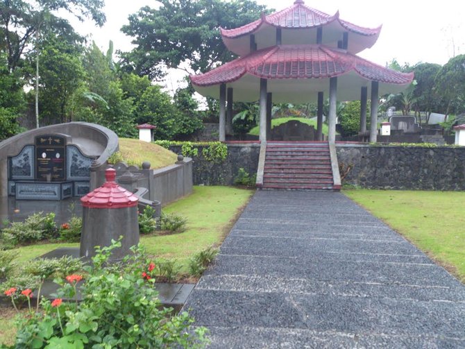 makam china di tpu gunung gadung di bogor