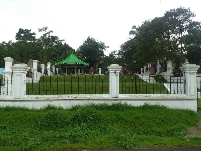 makam china di tpu gunung gadung di bogor