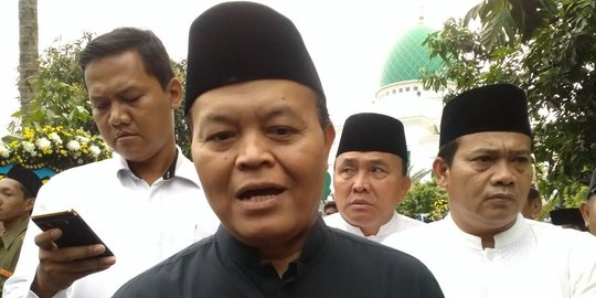 Hidayat Nur Wahid sebut ormas antiPancasila tak bisa asal dibubarkan