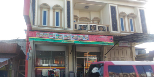 usaha pedagang permainkan harga