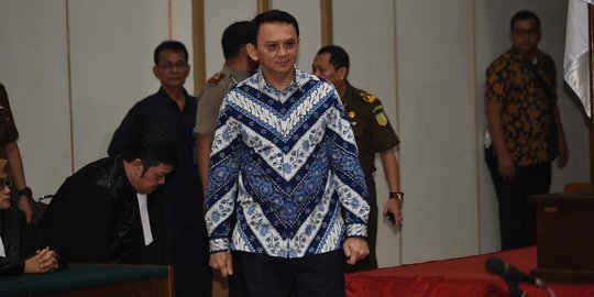 Hakim perintahkan Ahok langsung ditahan