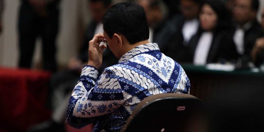 Ekspresi Ahok usai divonis 2 tahun penjara