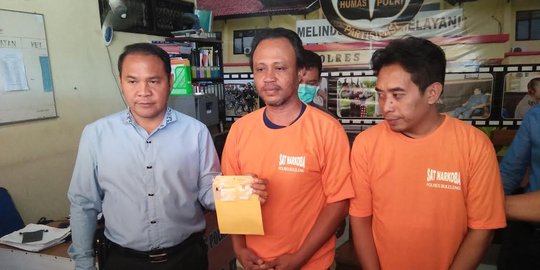 Ketahuan bawa sabu saat naik motor, pemangku di Buleleng diamankan