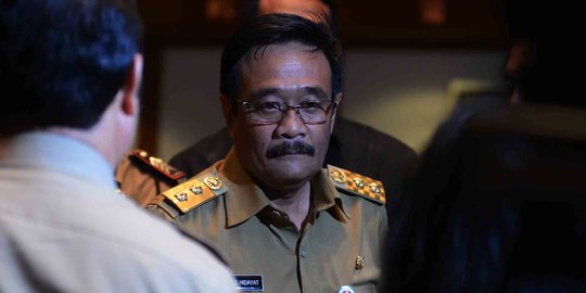 Gantikan Ahok, tak ada senyum di wajah Djarot