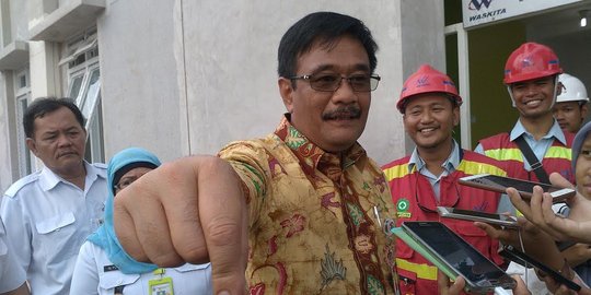 Datangi Rutan Cipinang, Djarot minta massa pendukung Ahok bubar