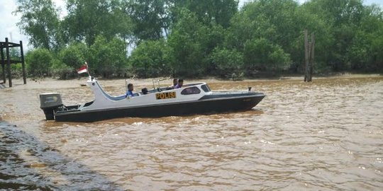Didatangi perompak, dua anak buah kapal lompat hingga tenggelam