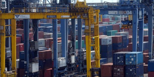 Pekerja pelabuhan desak KPK usut perpanjangan kontrak JICT