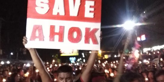 Teriakan bebaskan Ahok membahana di aksi 1.000 lilin Manado