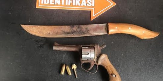 Polisi tembak mati begal sadis di Bandung, revolver & golok disita