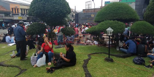 Mako Brimob ramai bak tempat wisata, ada yang bersantai di taman