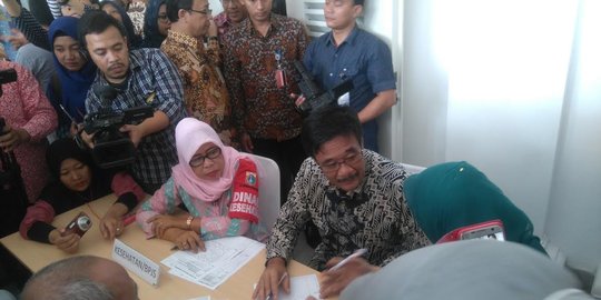 Begini aksi Djarot terima pengaduan warga di pendopo Balai Kota DKI