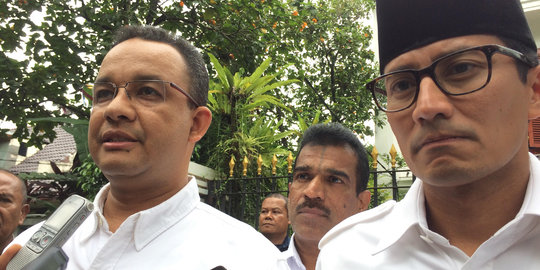 Pantau stok beras jelang Puasa, Sandiaga blusukan ke Pasar Cipinang