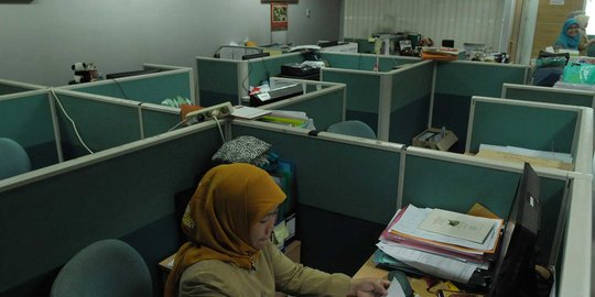 Hari 'kejepit', 2.963 PNS DKI bolos ngantor hari ini