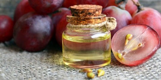 grapeseed oil? ini 7 manfaat luar biasanya untuk kecantikan