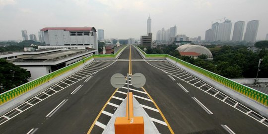 Senin, Djarot bersama Pemkot Tangerang jajal koridor 13 busway