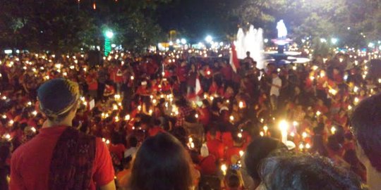 Teriakan bubarkan HTI dan FPI menggema di aksi 1.000 lilin Semarang