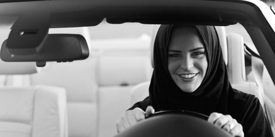 Langgar larangan menyetir, gadis Saudi selamatkan nyawa sopir