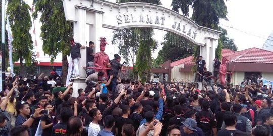 AP I sesalkan aksi massa tolak Fahri Hamzah rusak Bandara Manado