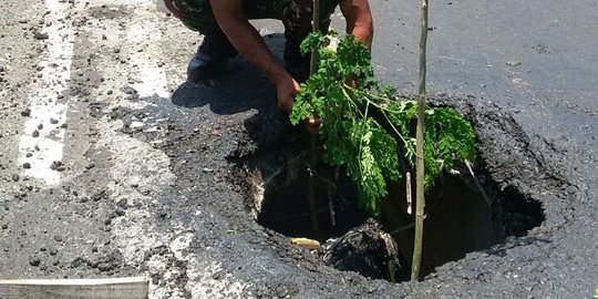 Bupati Purbalingga minta perbaikan jalan dikebut sebelum lebaran