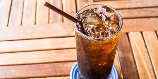 Bikin mandul, salah satu efek buruk kebanyakan minum soda
