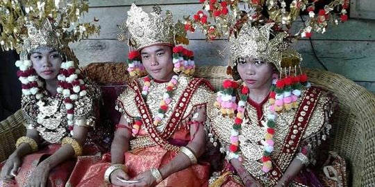 Tak tahu ada 2 mempelai wanita, kades & tamu di Musi Banyuasin kaget