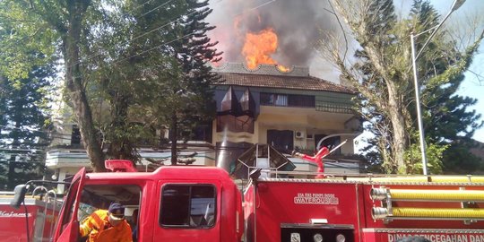 Hotel Puri Gardenia Bandung dilalap si jago merah