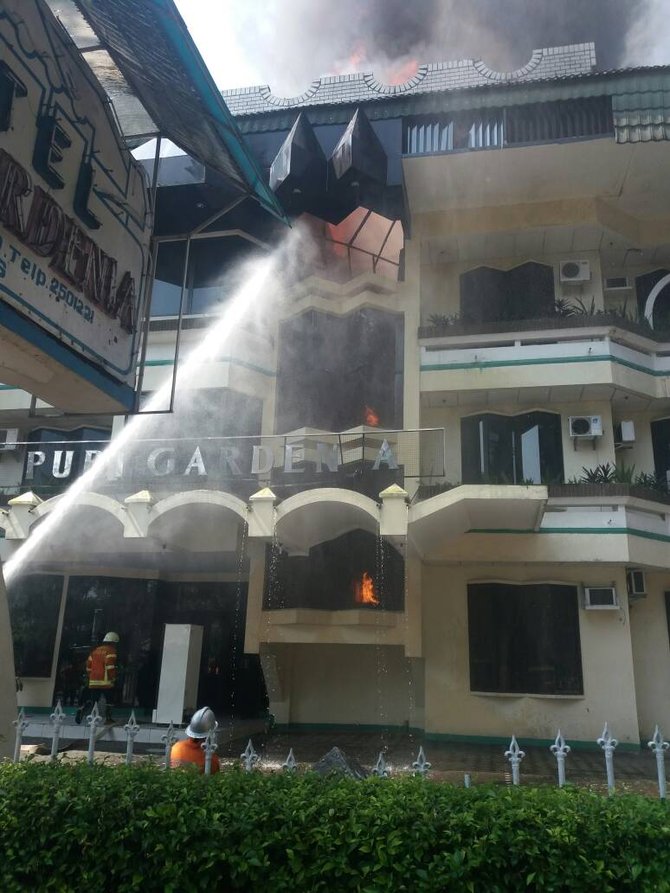 hotel puri gardenia bandung dilalap si jago merah