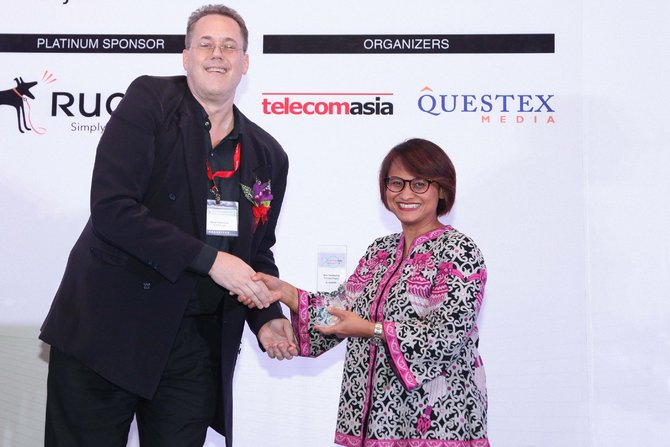 xl axiata meraih penghargaan di ajang telekom asia award 2017 dan selular award 2017