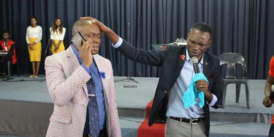 Pastor Zimbabwe mengaku punya nomor telepon Tuhan