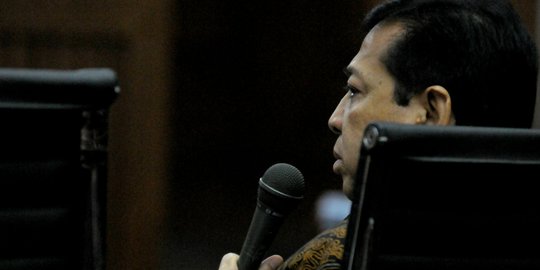 Dirut PT Sandiapa kerap ubah pernyataan saat disinggung nama Novanto